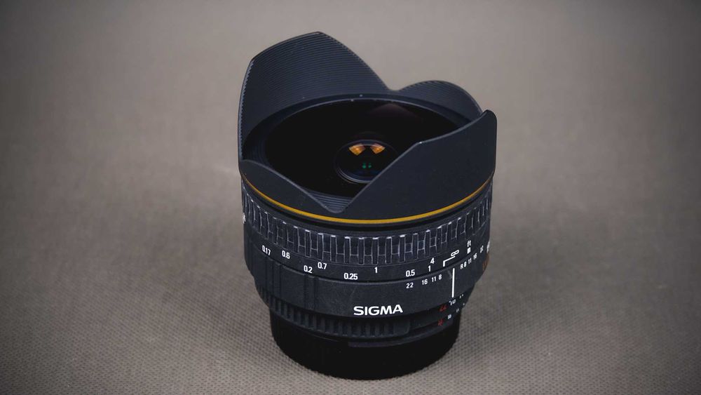 Sigma 15 mm f/2.8 EX DG Fisheye Nikon - komplet