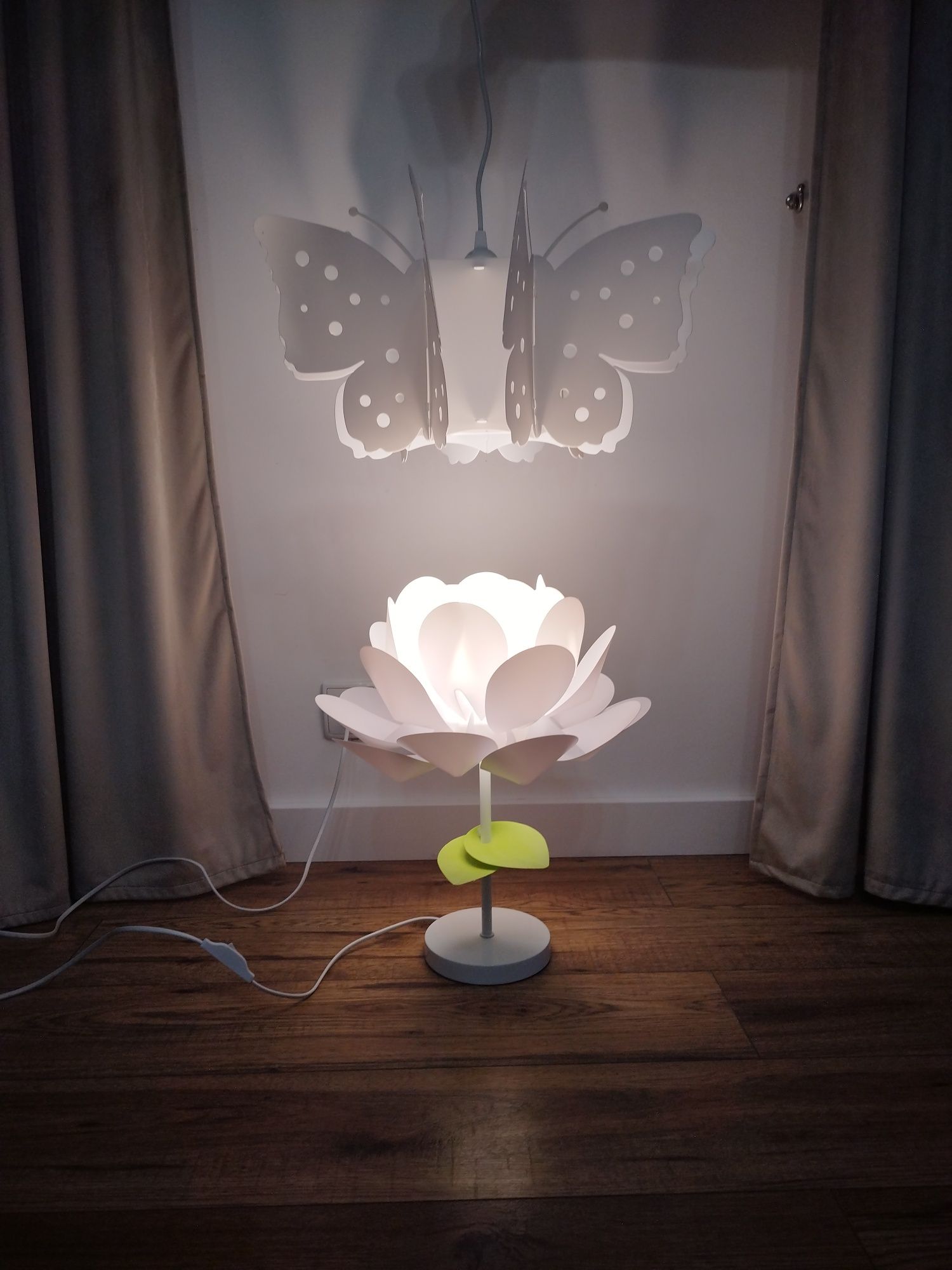 Lampa do pokoju dziewczynki  kwiatek motyl