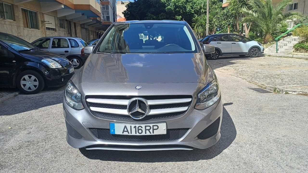 Mercedes-Benz B180