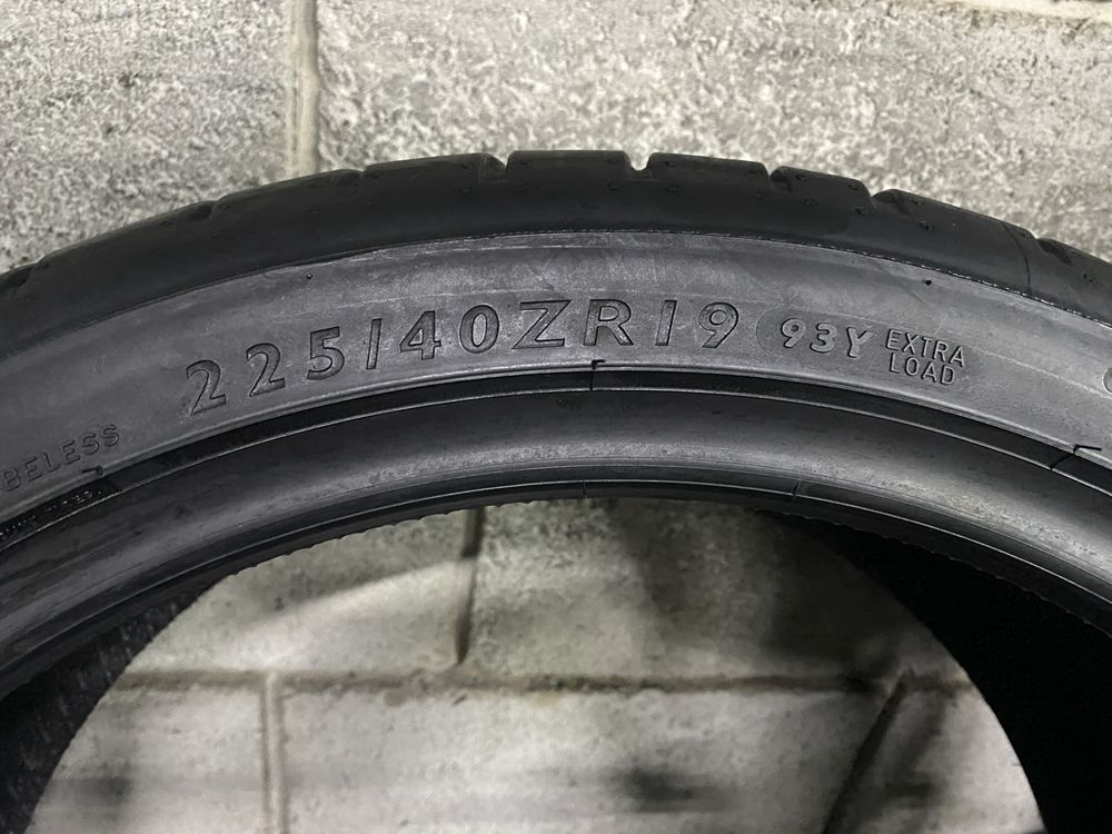 Різноширокі шини 225/40R19 i 255/35R19 DUNLOP