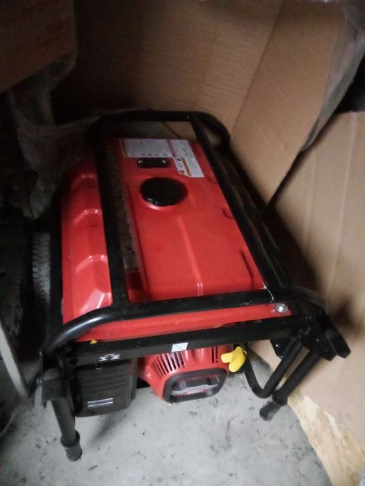 Бензиновый генератор