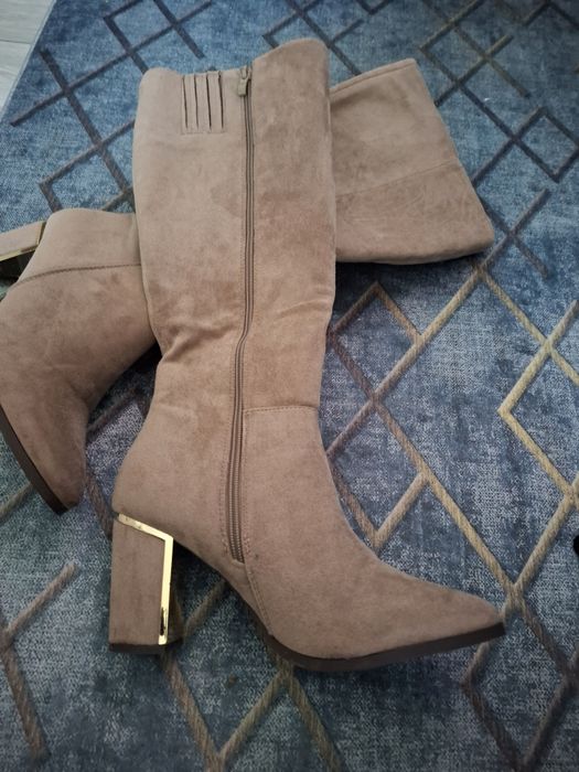 Kozaki ocieplane beżowe / stanie bdb