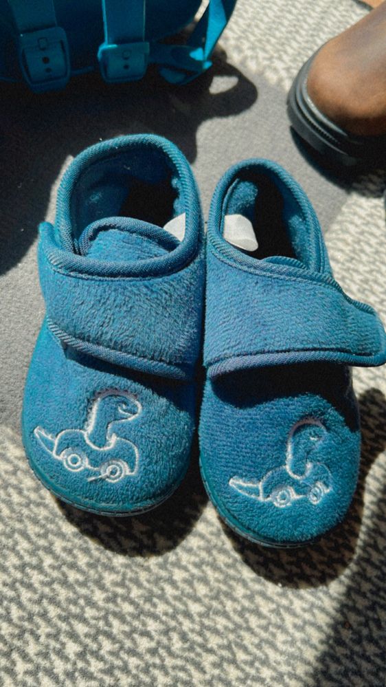 Vendo calçados de bebe
