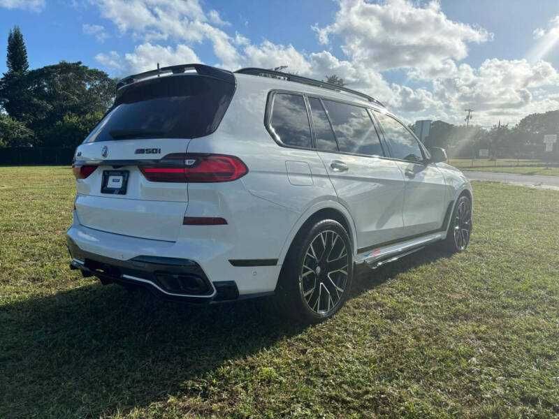 2021    BMW    X7