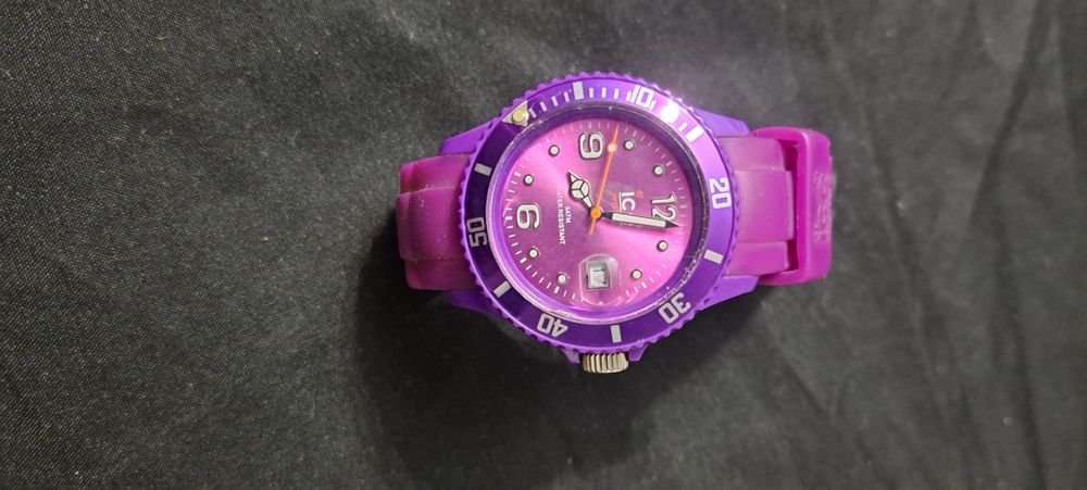 Zegarek fioletowy