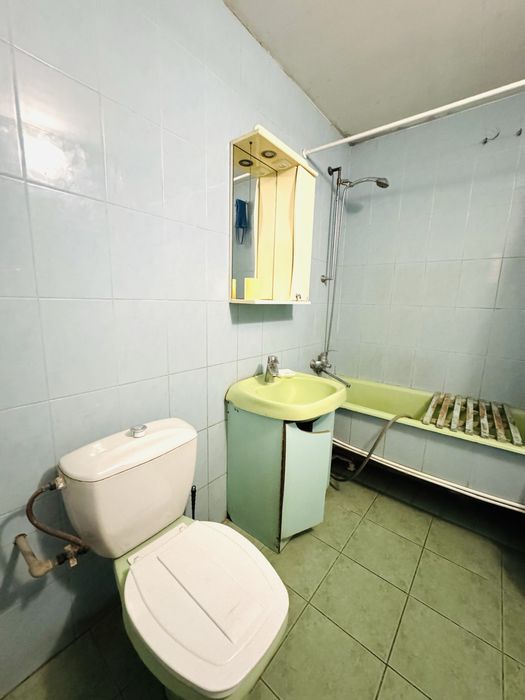 1/2 вул. Благовісна 200 . Центр