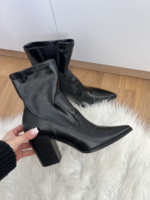 Чорні шкіряні казаки mango / чорні ботильйони / чобітки