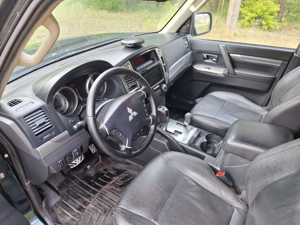 Mitsubishi Pajero 4x4 2015R