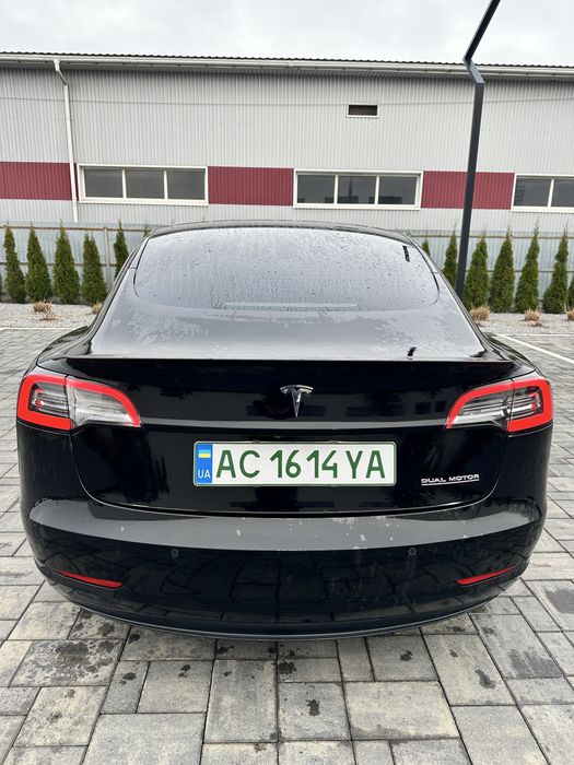 Tesla model 3 performance