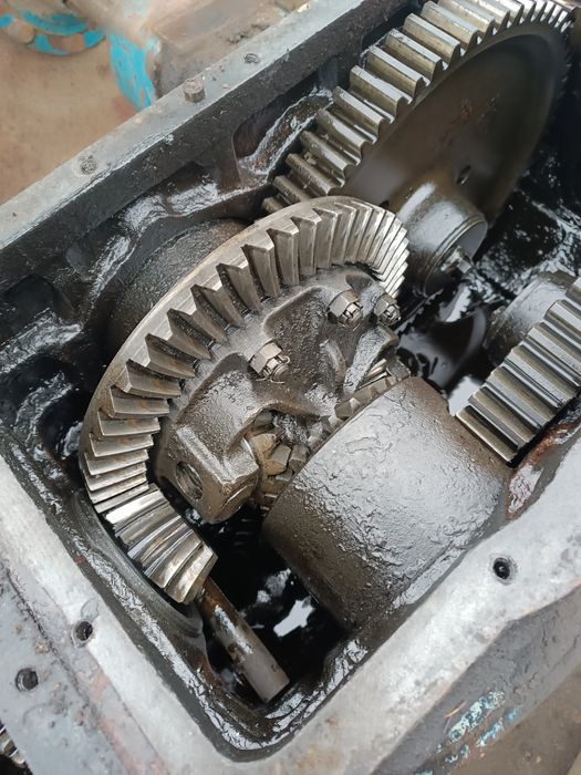 Продам  Хвостовик та Планетарка ЮМЗ весь комплект..