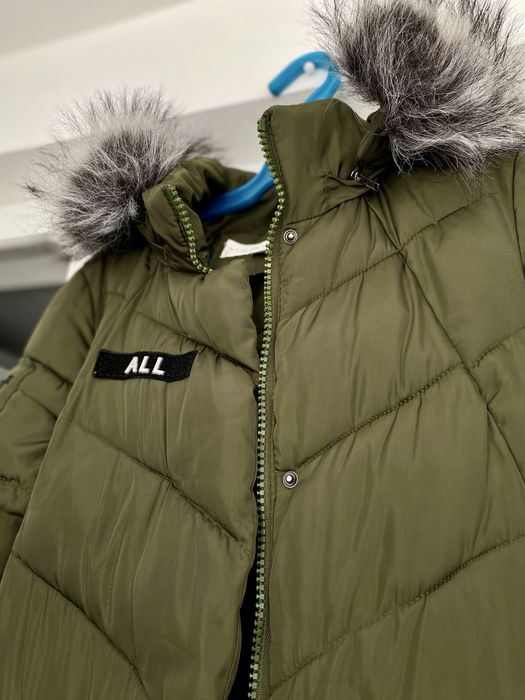 Пуховик зимовий жіночий