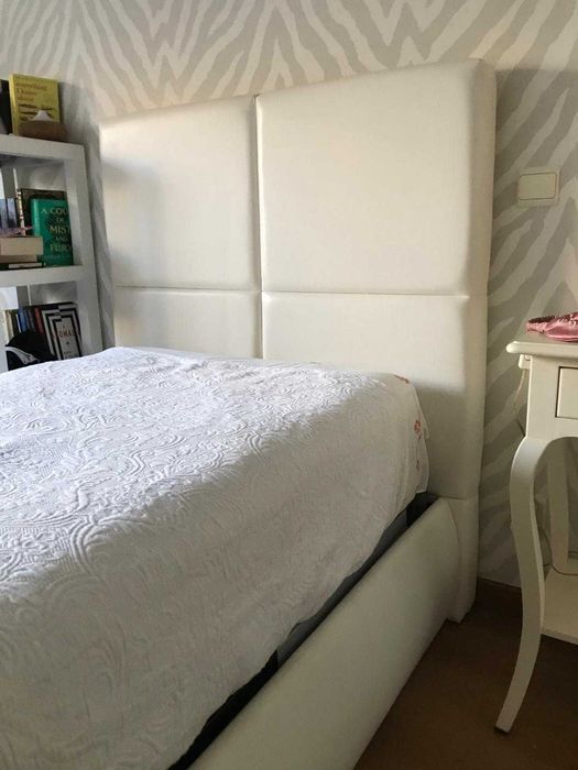 Cama branca individual