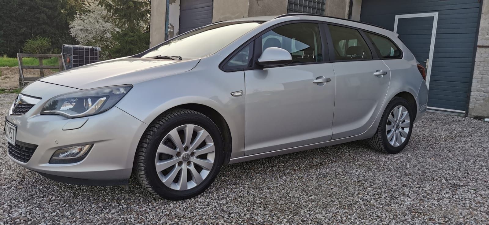 Opel Astra j 2011