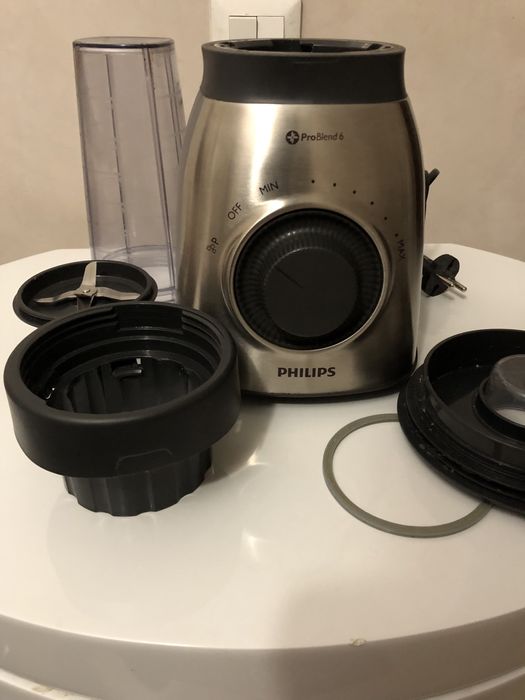 Блендер PHILIPS HR3556 бу