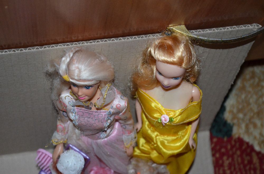Набор кукол(одни принцессы)