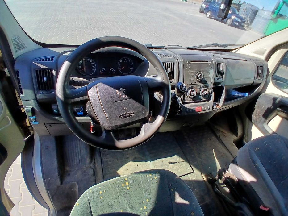 Peugeot Boxer 16 osobowy