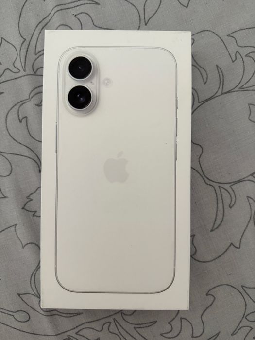 iPhone 16 256GB White