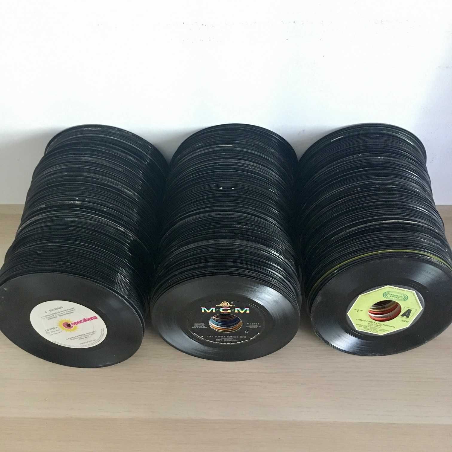 Lote de 325 discos de vinil singles