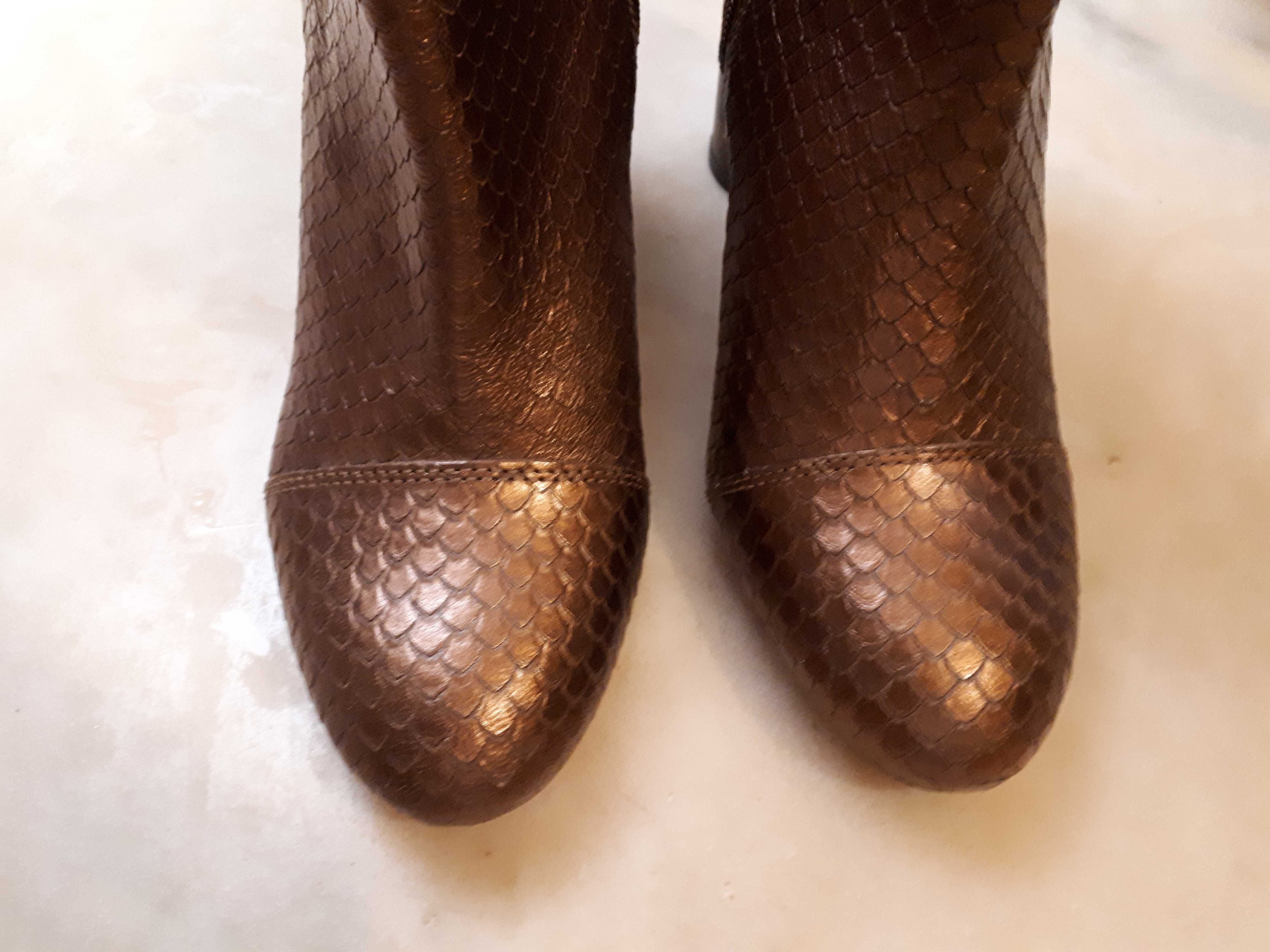 Botins castanho/dourado