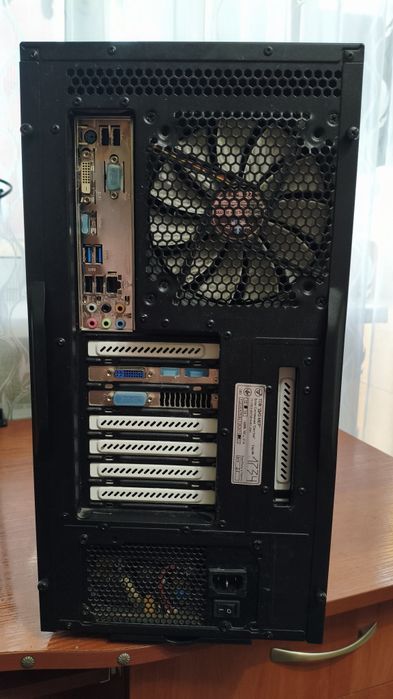 Компьютер с монитором