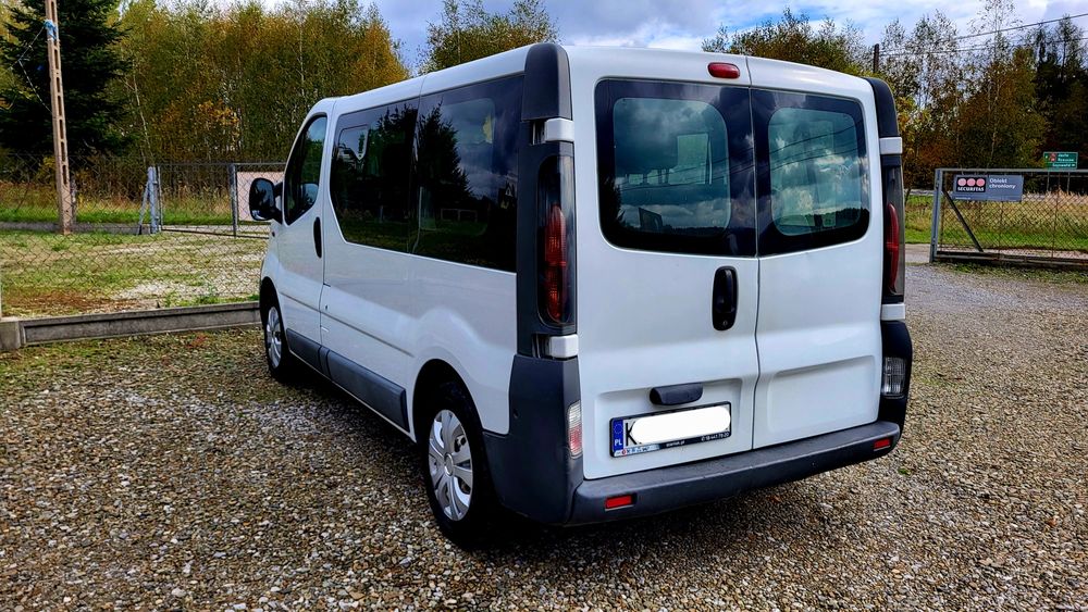 Opel Vivaro 1.9 diesel 9 osobowy.