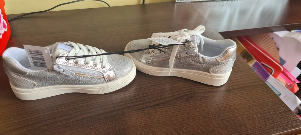 Buty, adidasy dziewczęce roz. 25