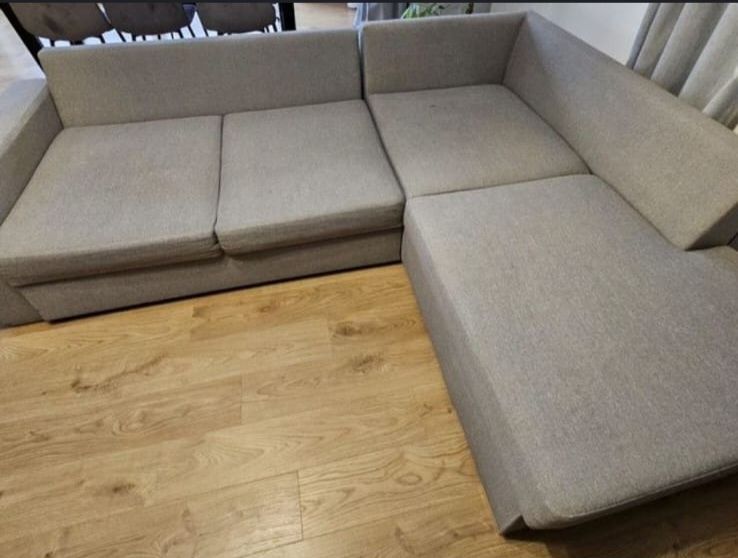 Sofa narożnik z funkcją spania / pojemnikiem na pościel