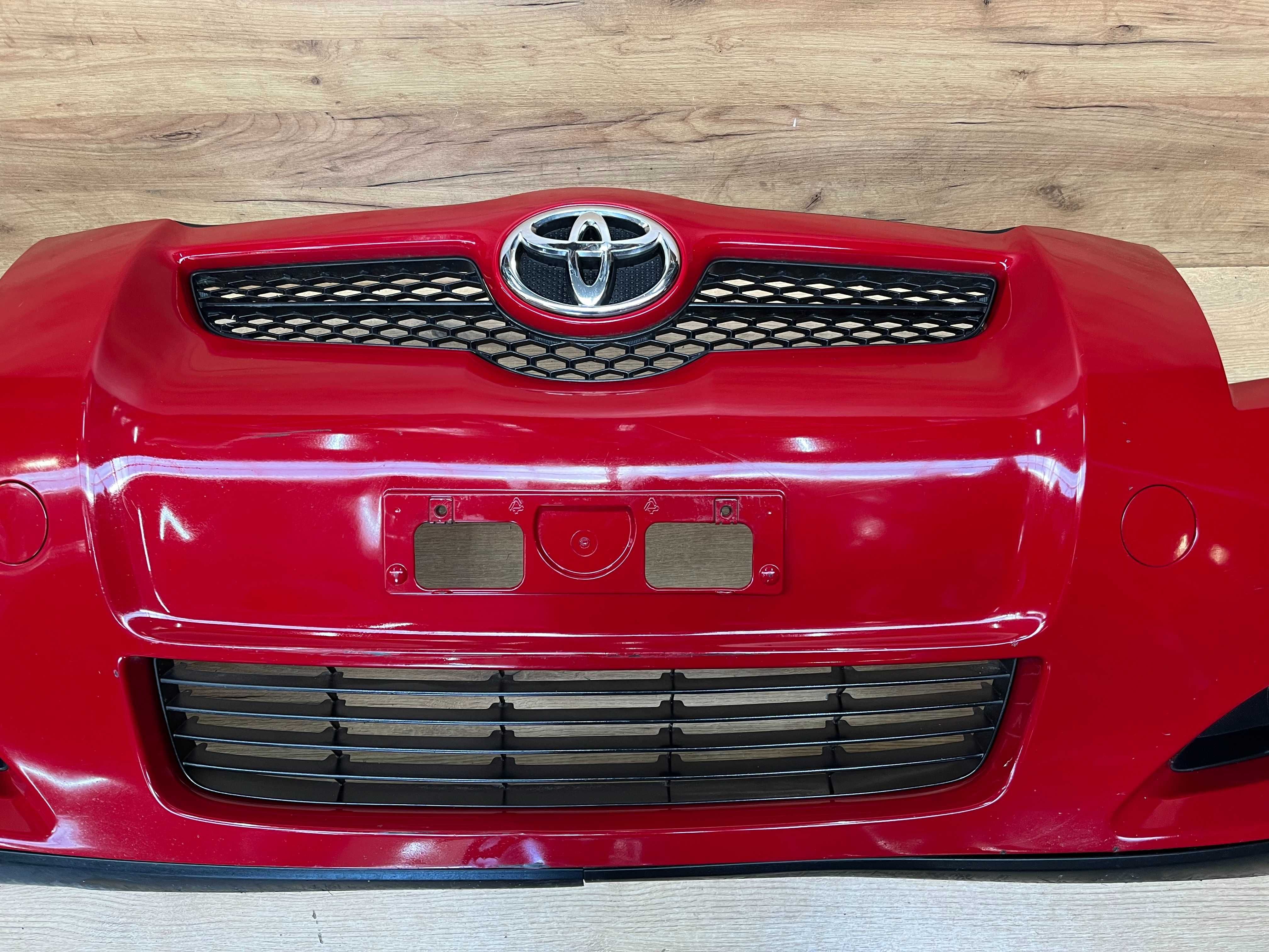 Zderzak przedni Toyota Auris kolor 3j6