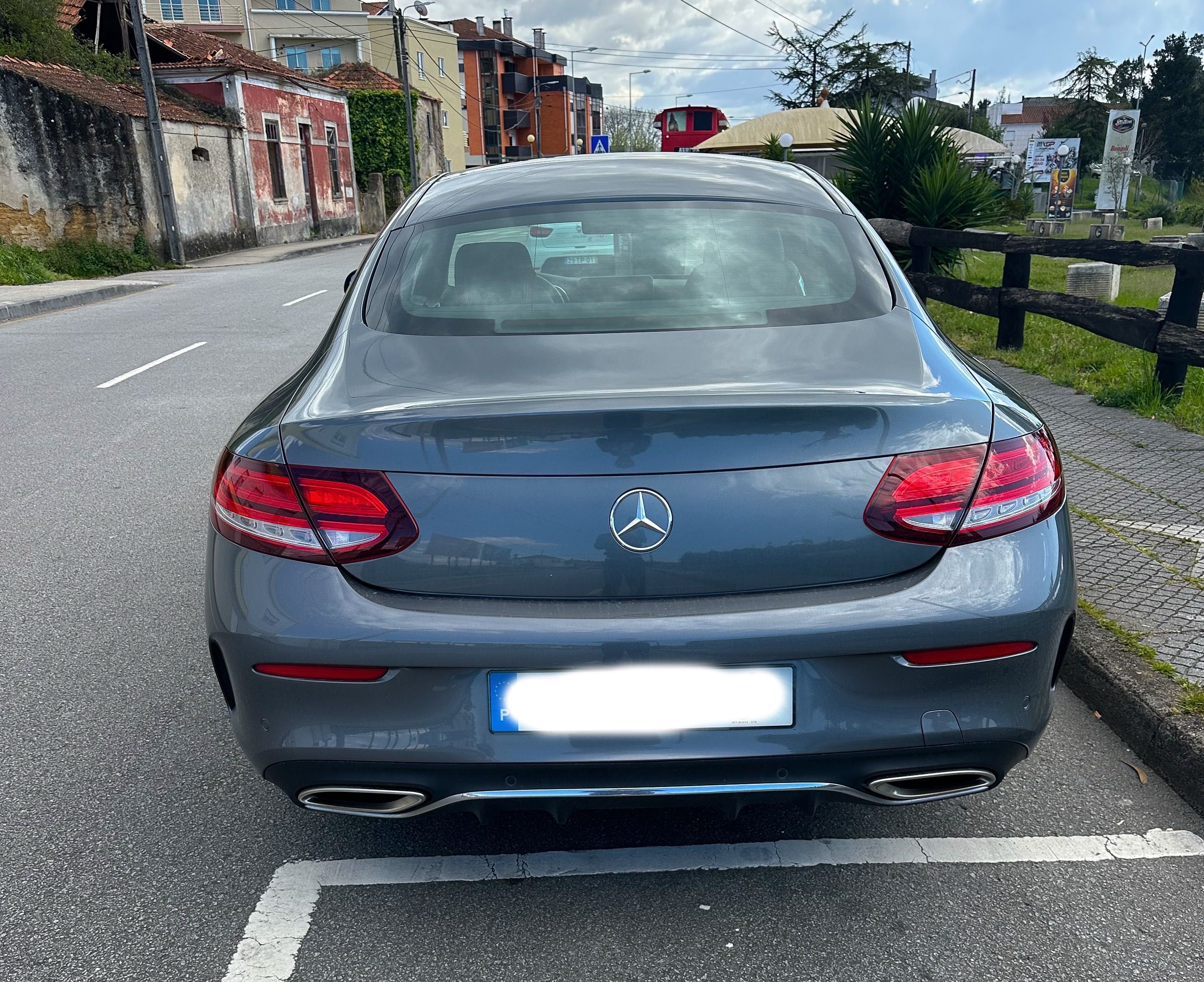 Mercedes C200 coupe amg 4 matic (full extras)