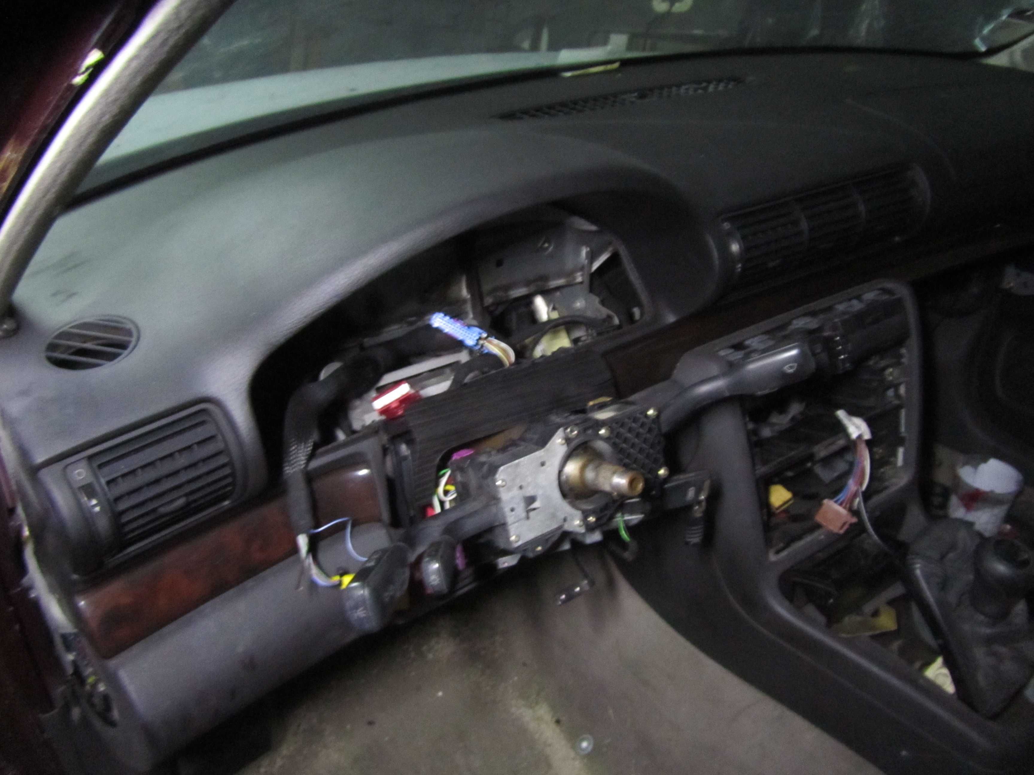AUDI A4 1.9 TDI as peças