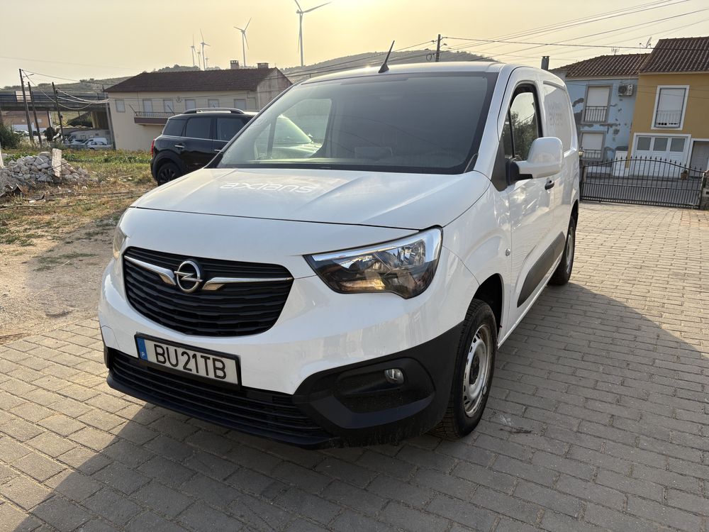 Opel Combo 1.5, AC, GPS,  Alarme de Compartimento de Carga