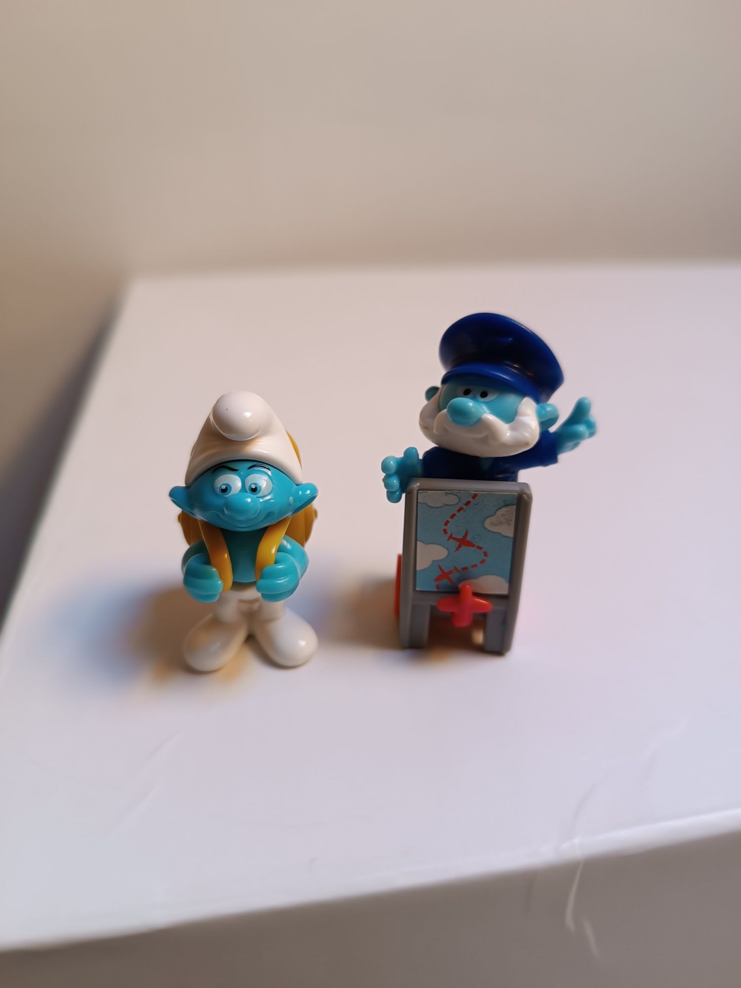 2 figurki kolekcjonerskie Smerfy papa smerf Kinder jajko niespodzianka