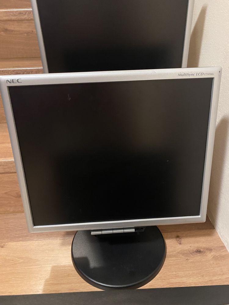 Monitor LCD 17” NEC LCD175M-BK 4 sztuki