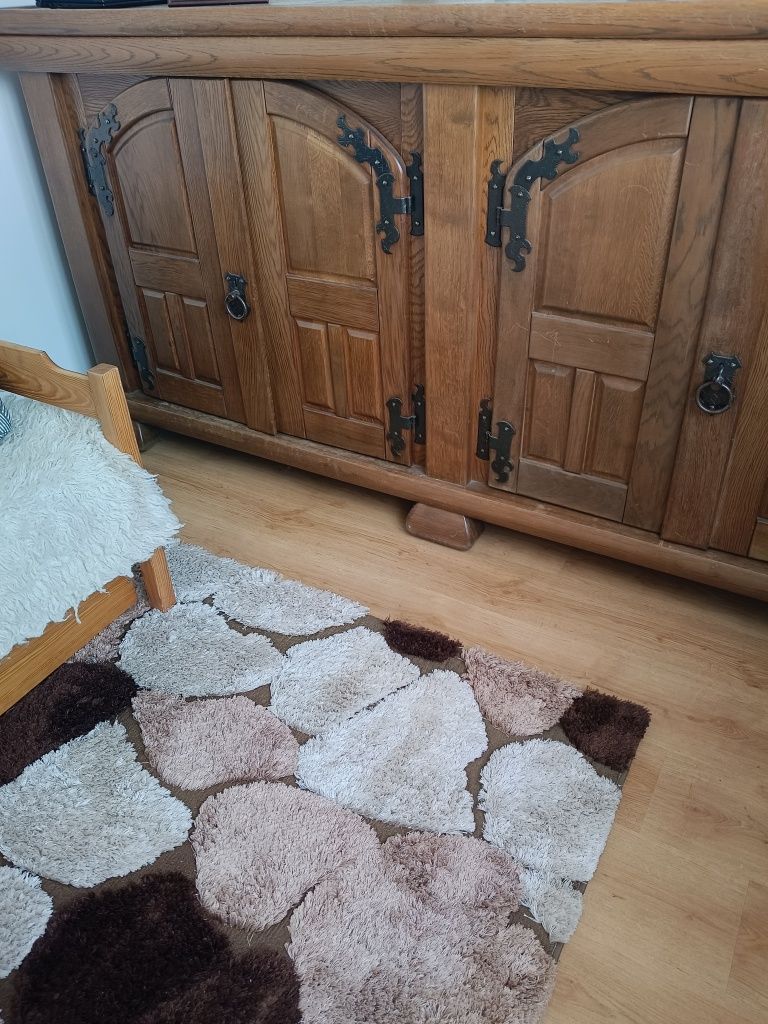Sprzedam komoda stół z krzesłami zegatr