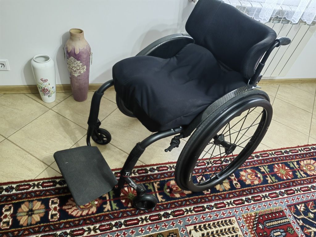 Wózek inwalidzki sportowy