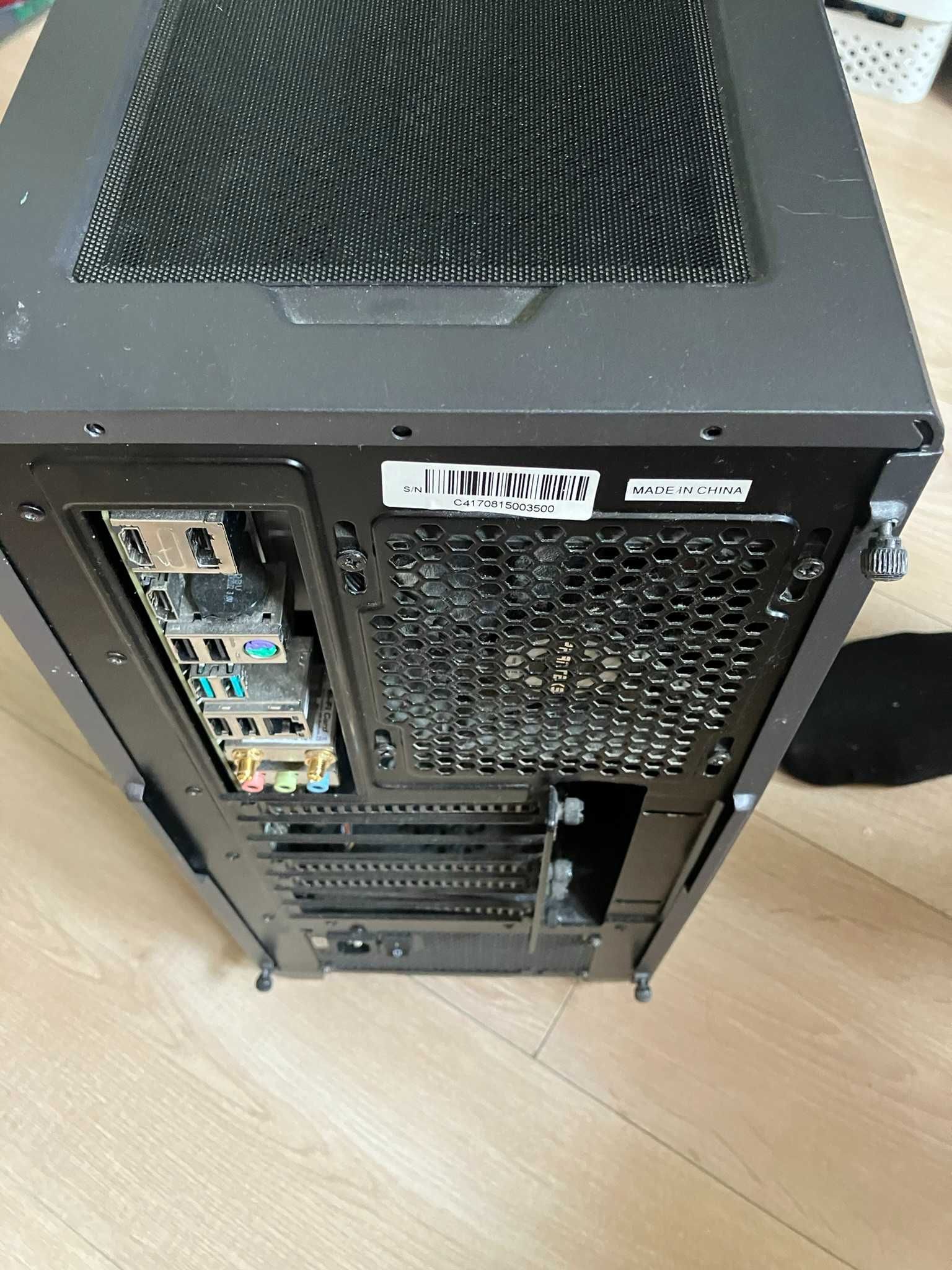 Komputer stacjonarny EATX Intel Corei3-12100, 1 536GB SSD , 16GB RAM