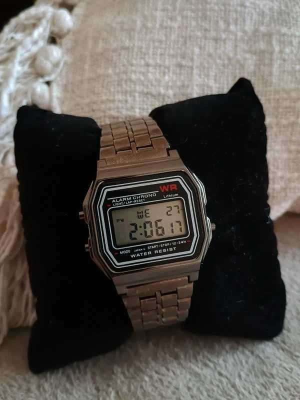 Zegarek srebrny vinted LED z datownikiem