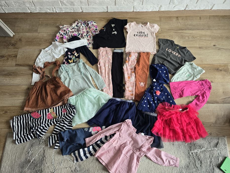 Zestaw paka ubrań dla dziewczynki