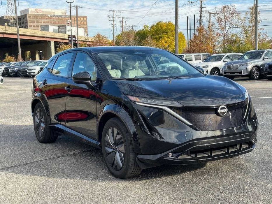 Nissan Ariya      2023