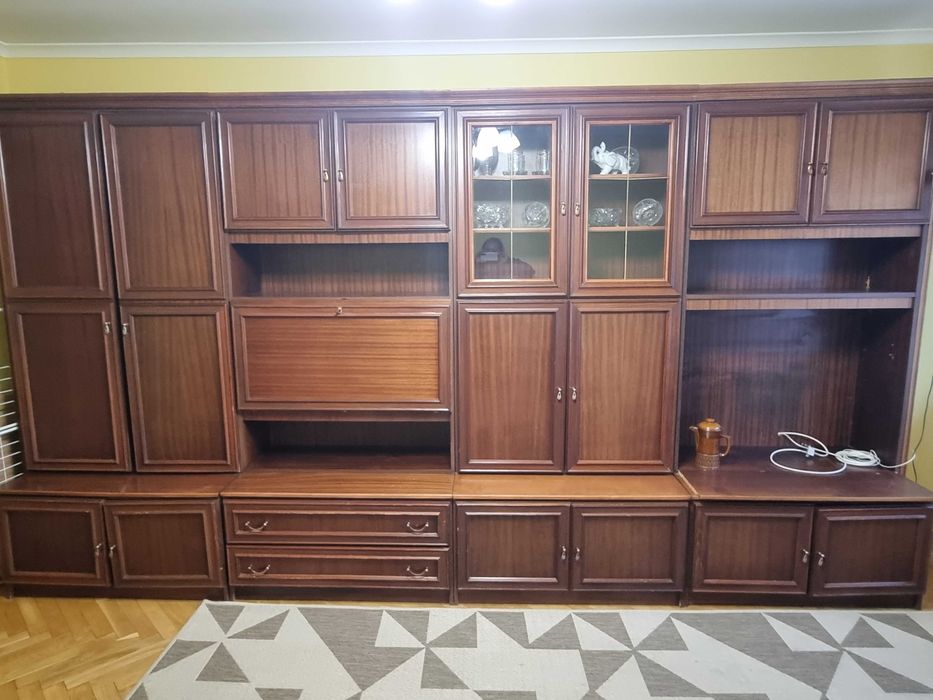 Oddam za darmo duży segment 400x220 cm z barkiem, szafą i witryną