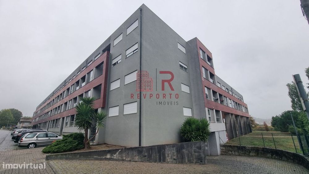T 3 Duplex, Com suíte, varanda e garagem