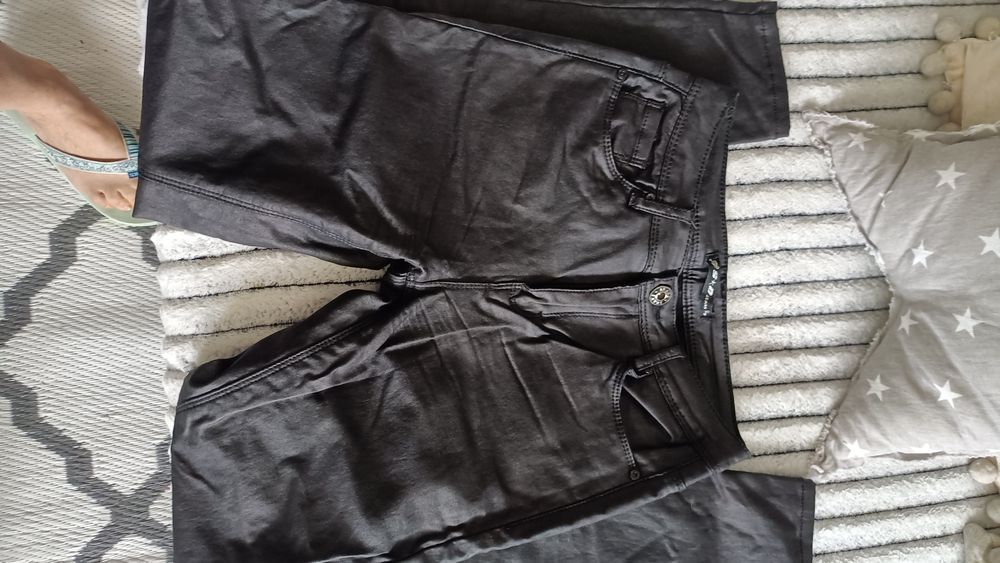 Spodnie eco skóra woskowane