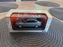 Ford Mondeo mk4 hatchback oliwka Minichamps 1:43