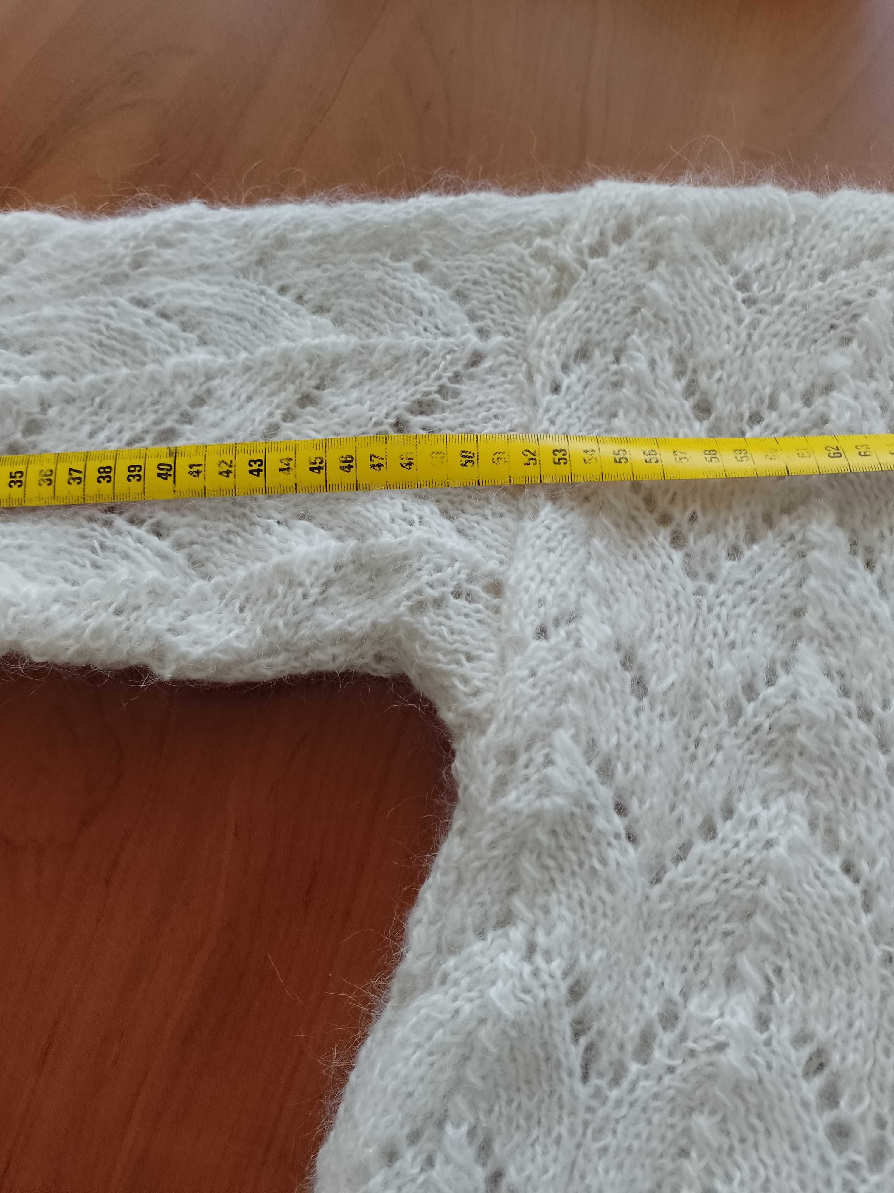 Damski sweter moherowy ręcznie dziany.