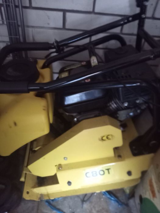 Віброплита в гарному стані