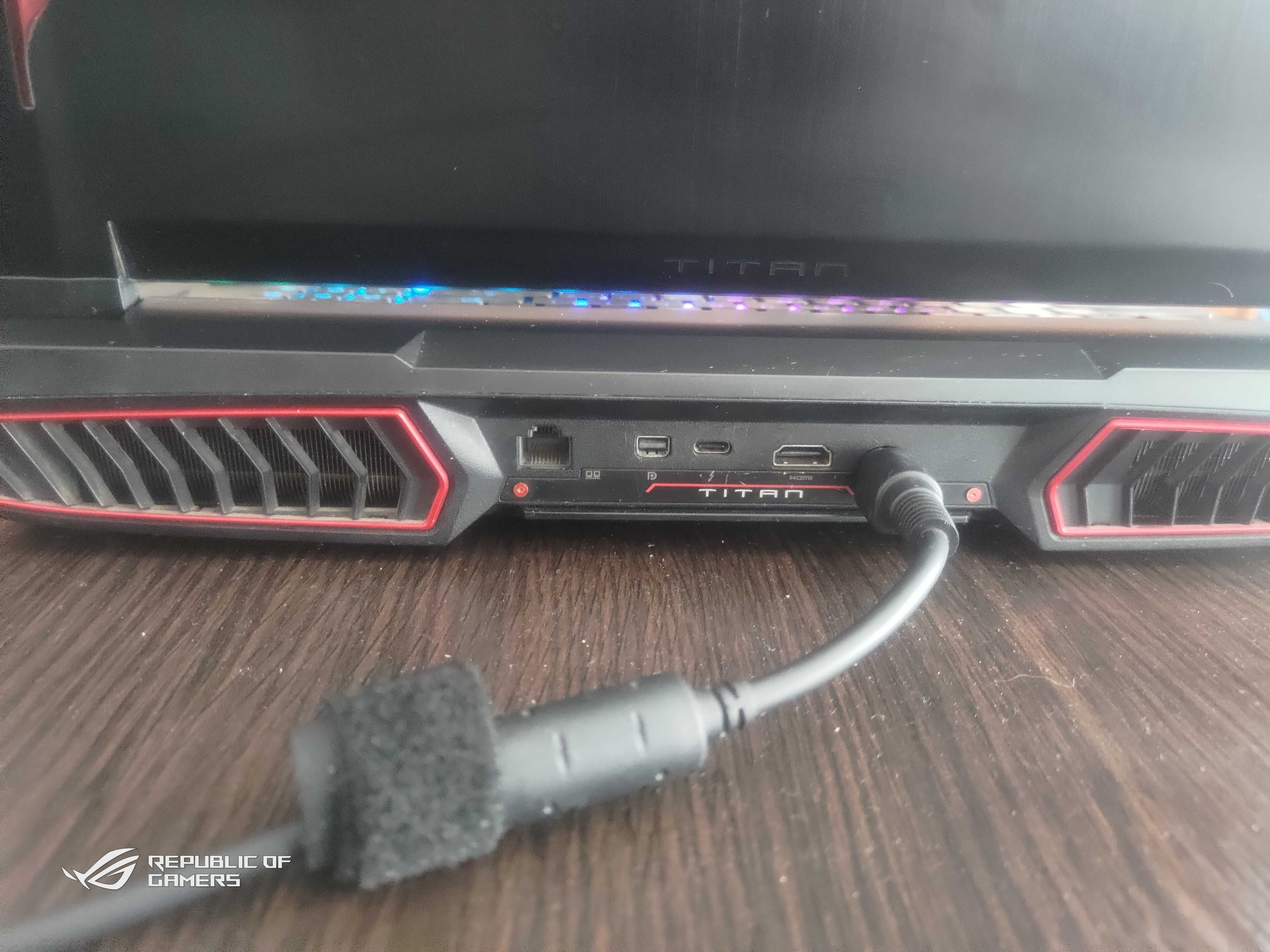 MSi GT75. i-7 8750h.Ram 16gb.SSD-2ps.raid-0 1tb.HDD-1tb. Gtx-1080 8gb