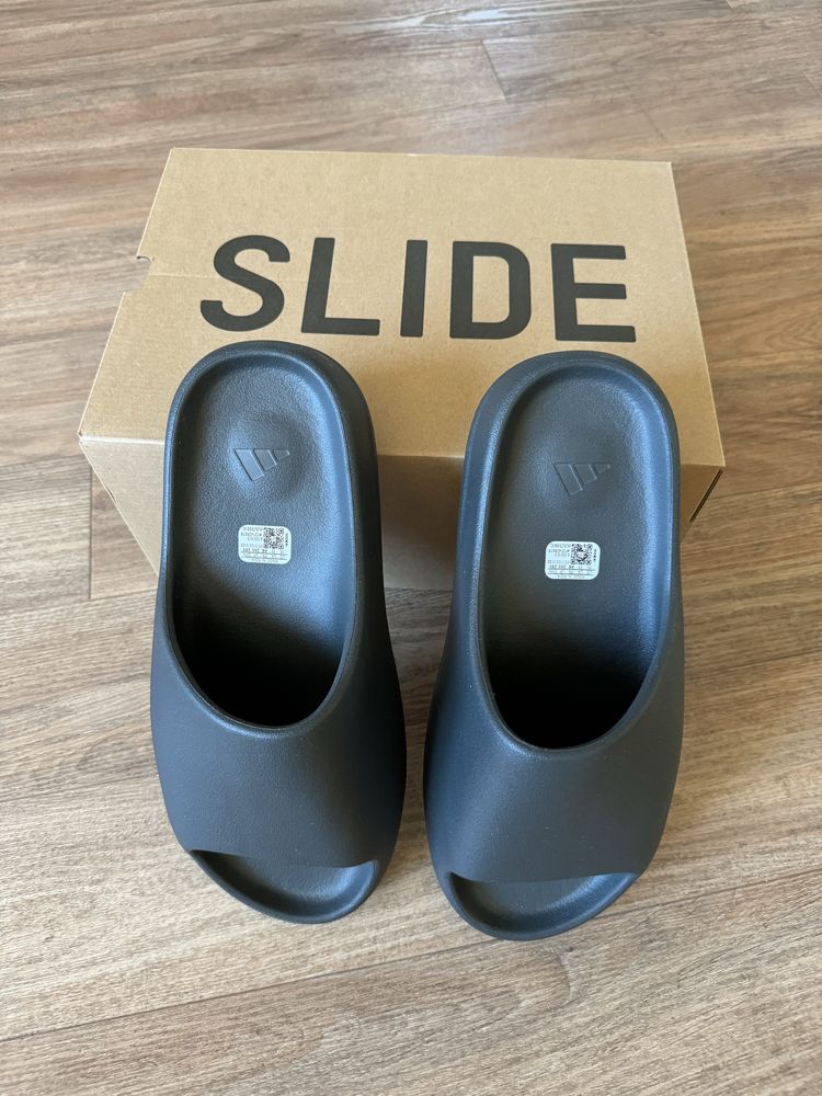 Yeezy Slide Dark Onyx