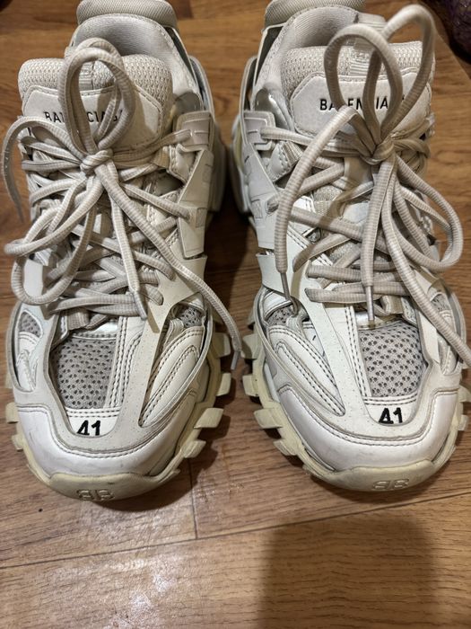 Balenciaga track 1