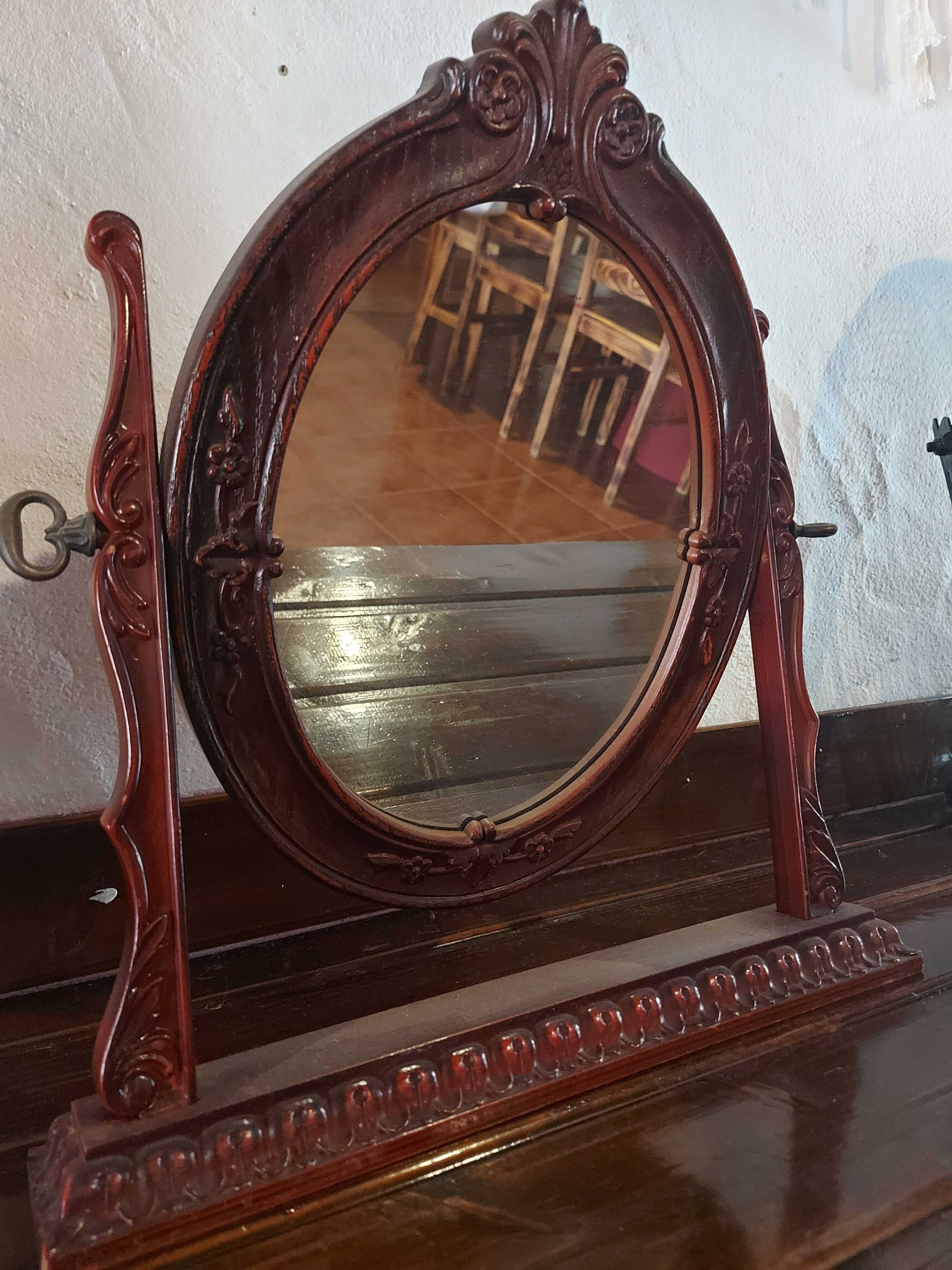 Espelho antigo de decoração