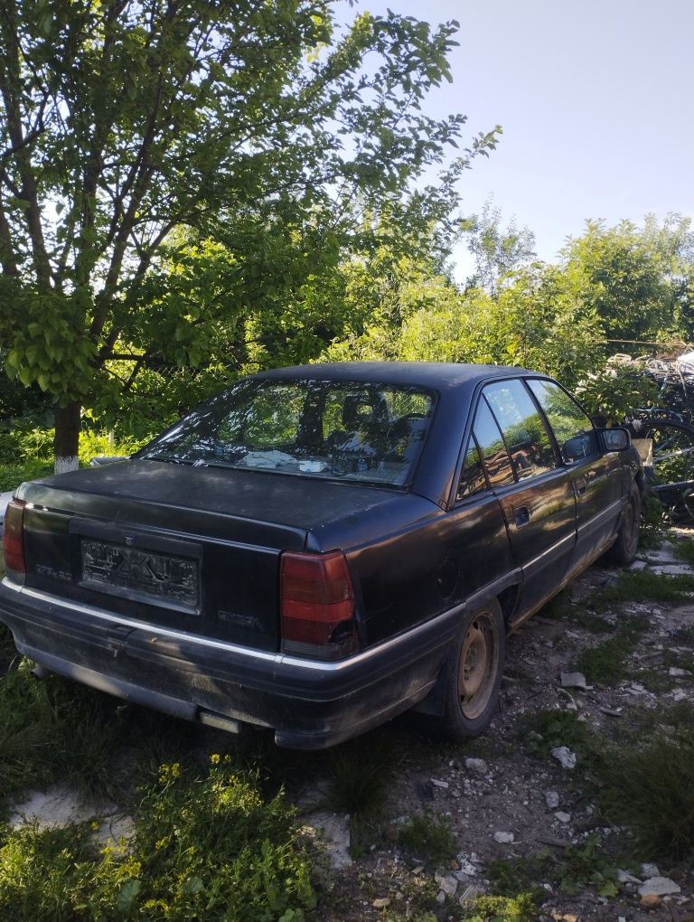 Машина під розборку opel omega a 1993р